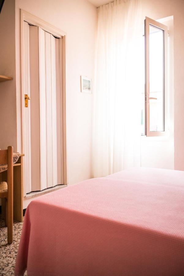 Hotel Cynthia 菲纳莱利古雷 外观 照片